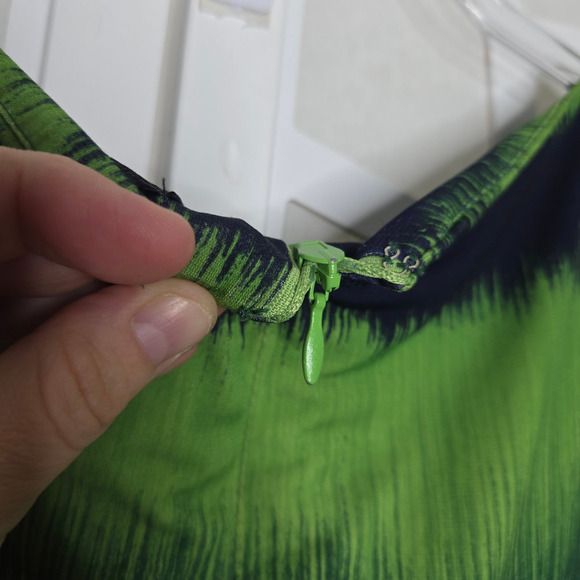 Tahari Drape Neck Ruched Midi Dress Size 4 Art to Wear Work Office Abstract - Picture 5 of 6